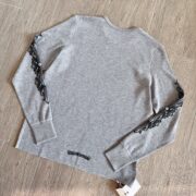 Chrome White long-sleeved top with floral pattern on both arms - 图片 4